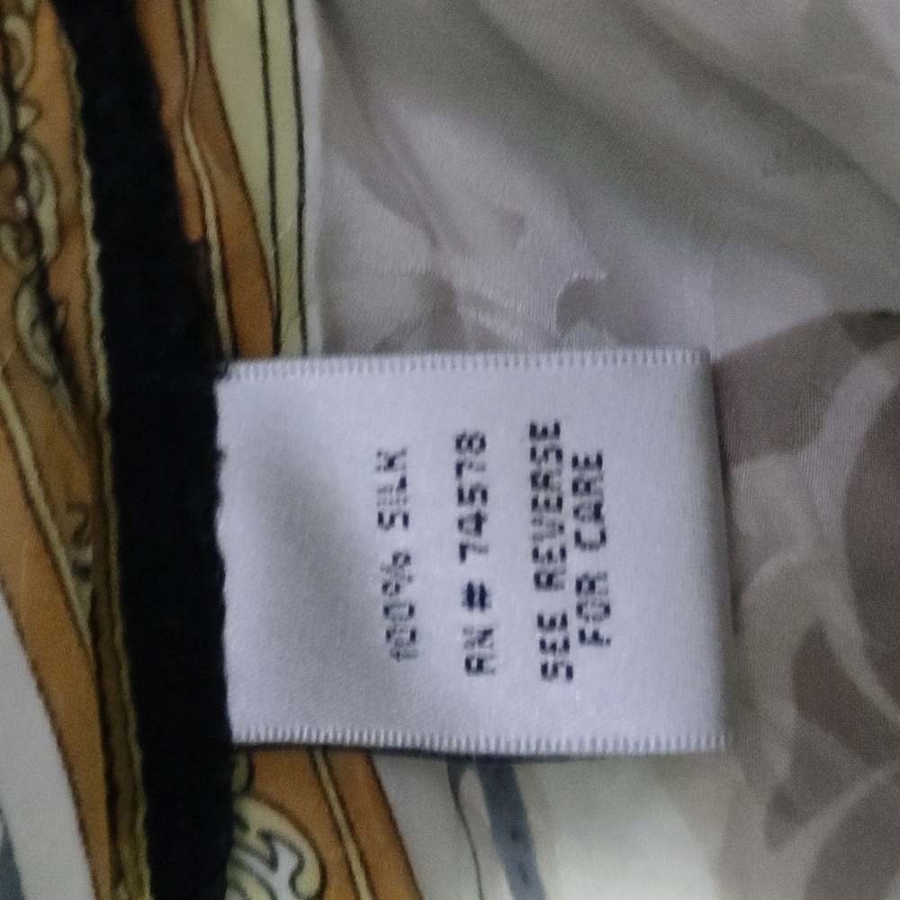 Body Language Blouse - Picture 11 of 12